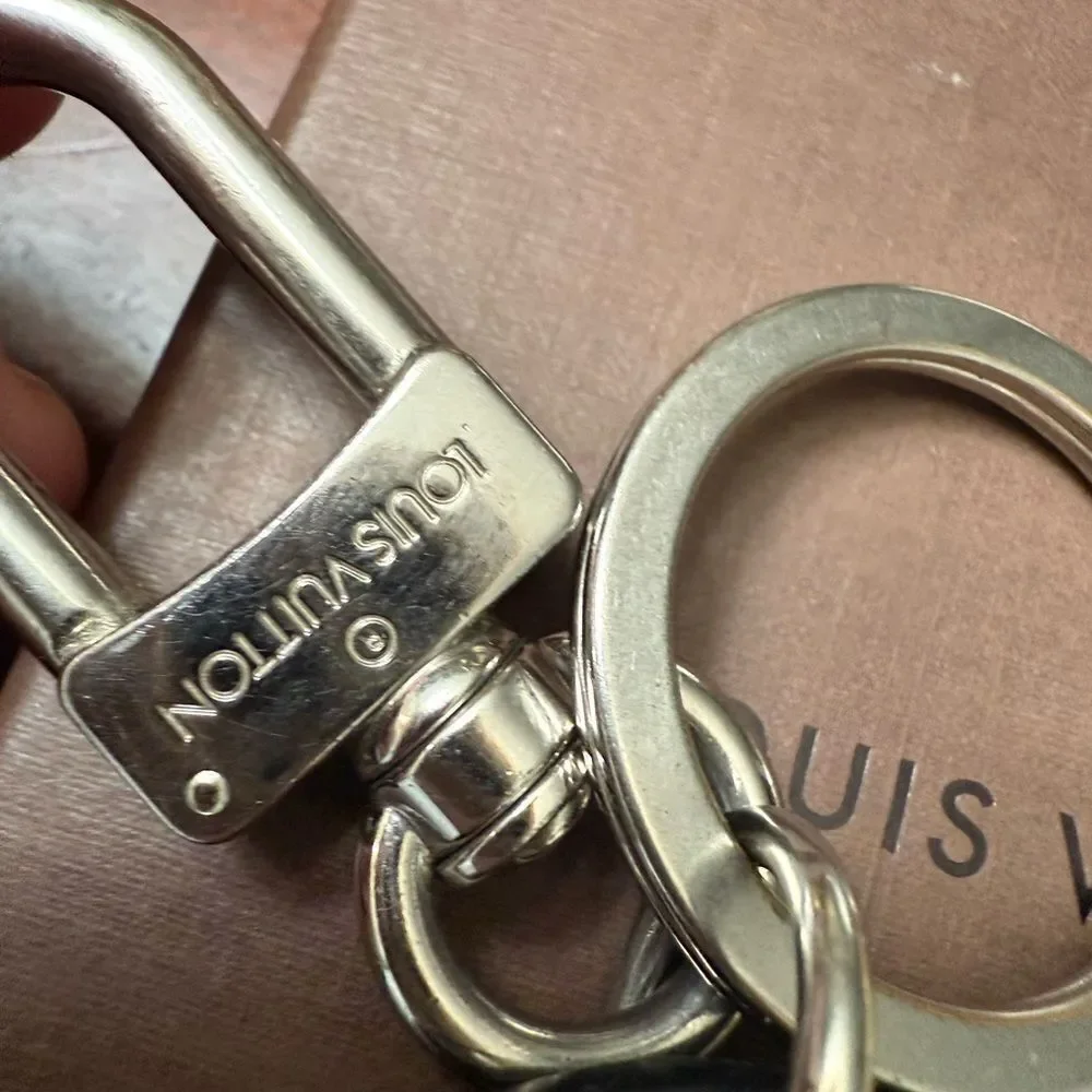 Used in great condition Louis Vuitton Silver and Black Keychain minor scratches - Picture 6 of 10